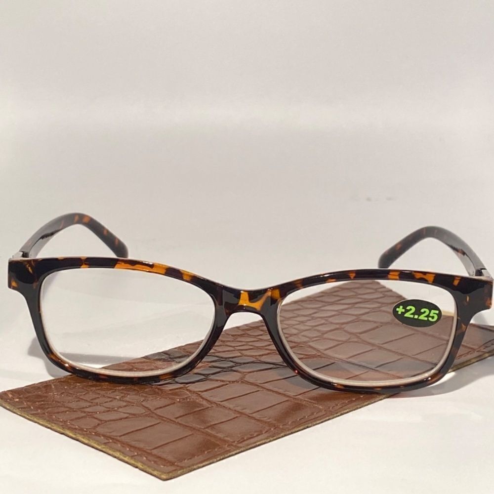Reading Glasses 2.25 Tortoise with Decorative Silver Detail Readers NWT - Picture 2 of 7